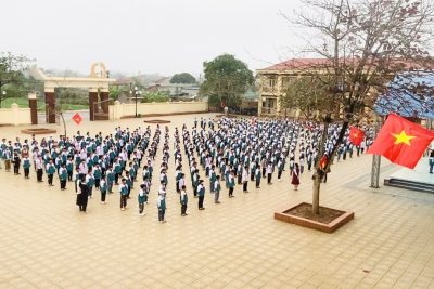 Xây dựng không gian trường lớp trường Tiểu học Phú Phúc năm học 2024-2025.